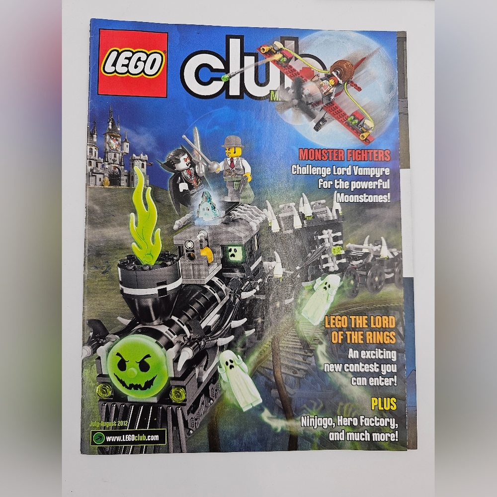 5 Issues of Lego Club Magazine - Picture 3 of 7